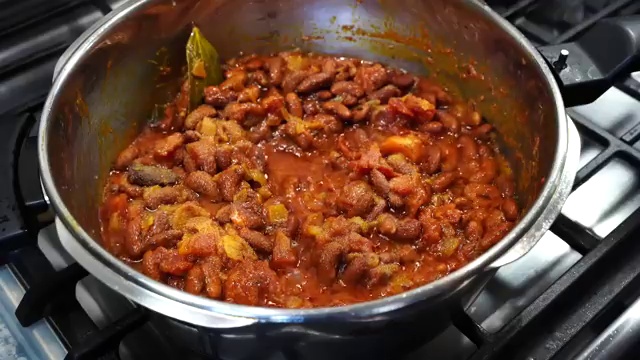 Crushed kasuri methi, black pepper, and garam masala added to the kidney beans