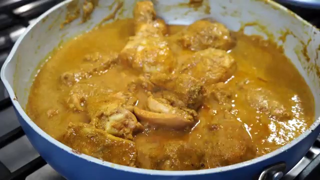 A pinch of ground nutmeg and vinegar added to the finished Xacuti curry for authentic Goan flavor